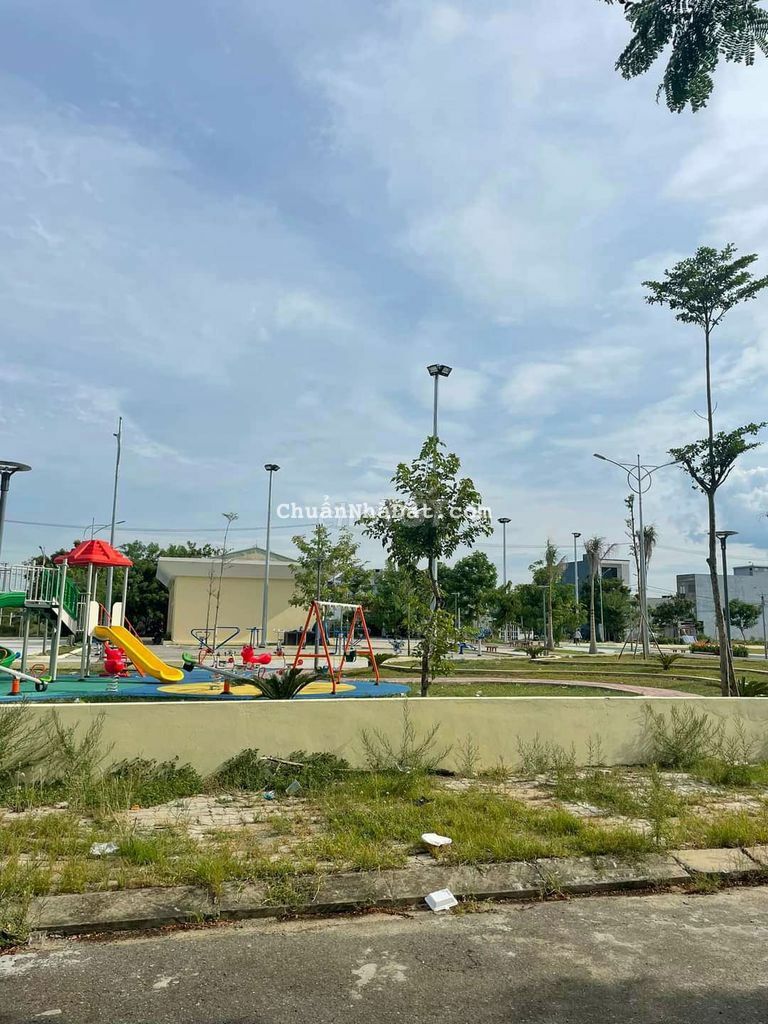 Ban Ban 2 - khu dân cư Bá Tùng 3, Hoà Quý .Vị trí gần gần công viên