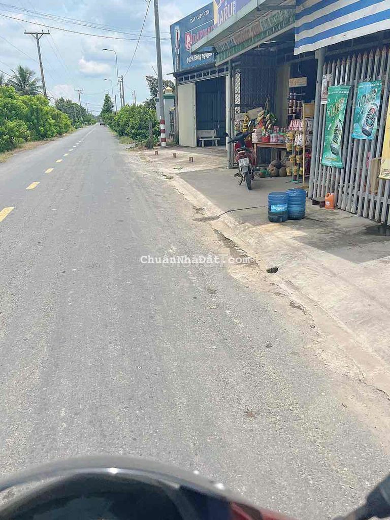 Mặt tiền nhựa 9m. Giáp thị trấn . 170mv thổ cư , nở hậu 6,3m