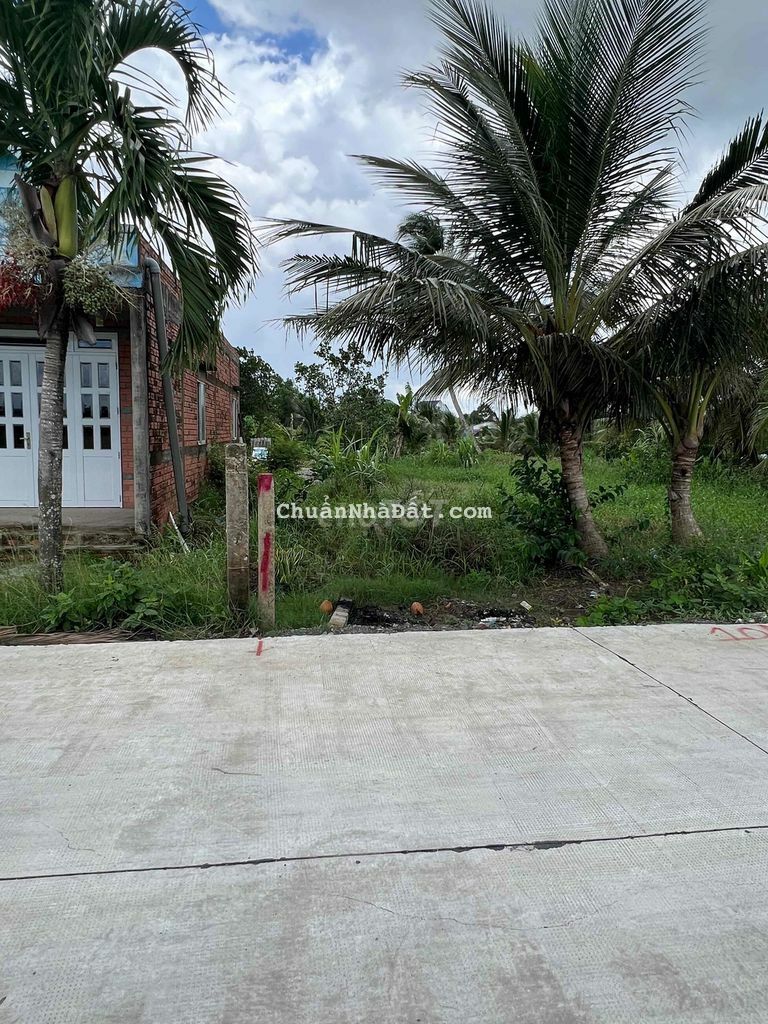 10x27m thổ. Tách đc 2 lô , Đường 6m 2 ô tô né nhau
