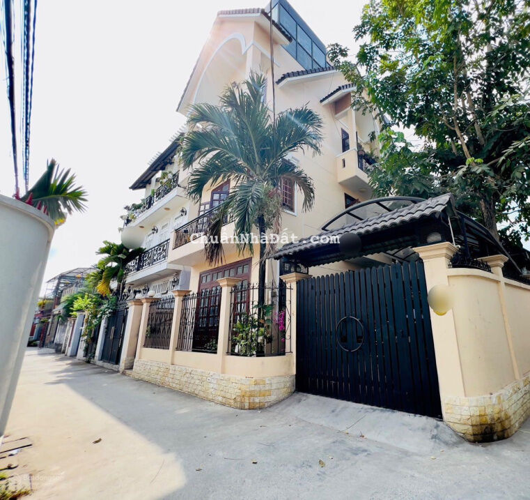 Bán đất Đường 12 Trường Thọ, vị trí đẹp, thích hợp đầu tư/xây CHDV/ Biệt thự, 247m2 có thương lượng