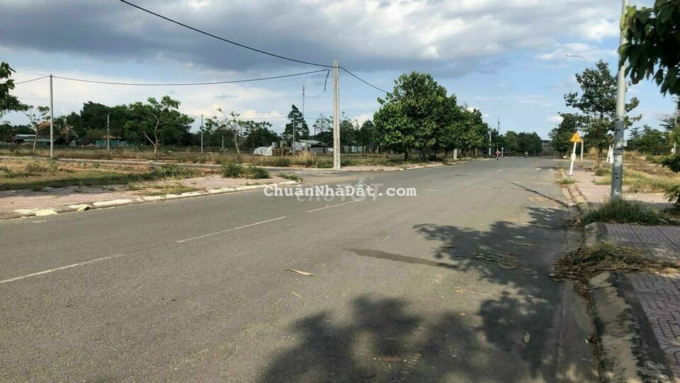 BÁN LỖ 300TR ĐẤT THỔ CƯ 100M2 GIÁ CHƯA TỚI 1TỶ TRẢNG BOM ĐÔNG NAI