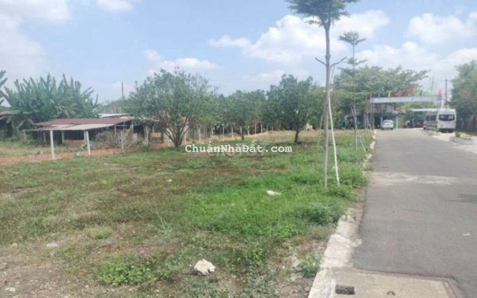 Bán lỗ 300tr  ,lô đất (213m2 thổ - giá 1ty1) còn thương lượng