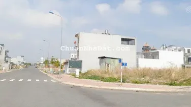 Bán lô góc 2 mặt tiền đường 22m TP. Dĩ An. LH 0849972971