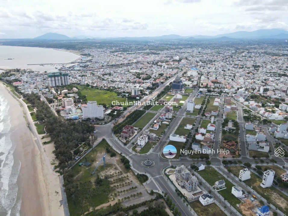 Bán 140m2 B3 hướng phố Ocean Dune Phan Thiết