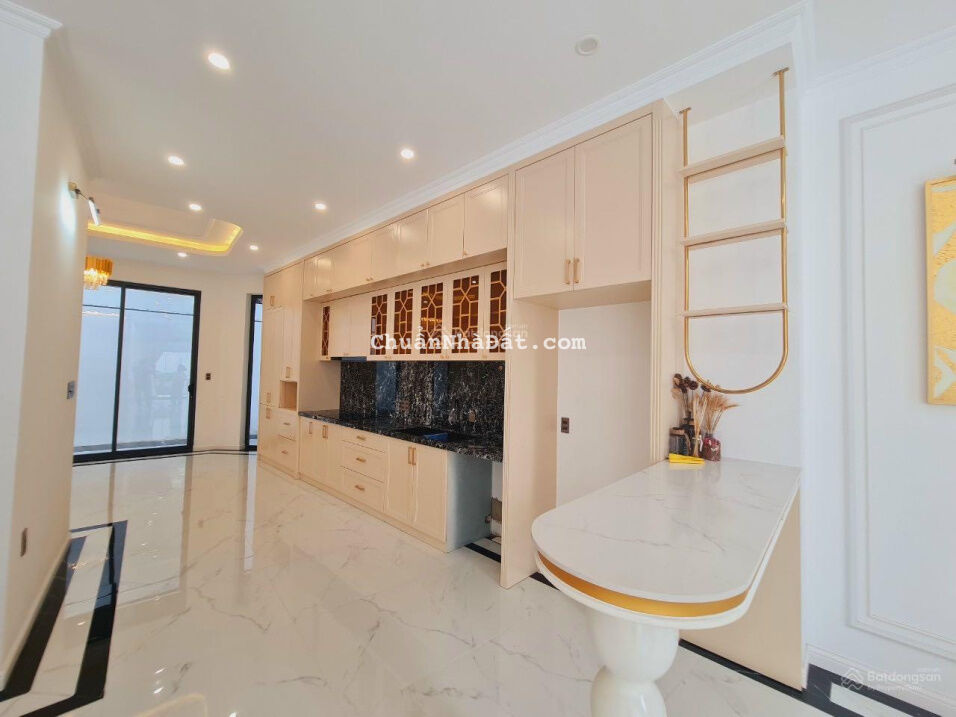 Bán biệt thự D2D giá 14.5 tỷ đường N7, thiết kế châu âu, nhà đầy đủ tiện nghi chỉ vào là ở liền