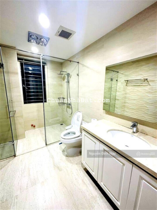 Bán biệt thự trung tâm Cầu Giấy gần công viên 190m2. MT 15m. Full nội thất cao cấp. Nhỉnh 50 tỷ