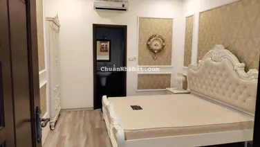 Bán gấp biệt thự trung tâm Quận Cầu Giấy hơn 40 tỷ 200m2 mặt tiền 8m đường hè 15m nhà đẹp