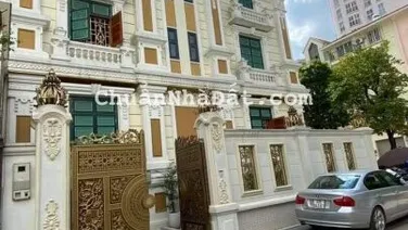 Bán gấp BT khu đô thị mới Dịch Vọng. Diện tích 220m2 x 3 tầng. MT 9m giá 57 tỷ có thương lượng