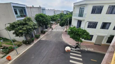 Bán nhà 1 trệt 2 lầu góc 2 mặt tiền, hoàn công, KDC Phú Mỹ Hiệp P. Tân Đông Hiệp, Dĩ An
