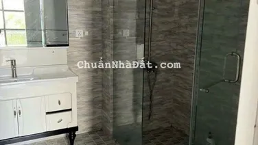 VinHomes imperia song Lập Paris. Diện tích 200m2 nhà hoàn thiện mà giá 20,5 tỷ có bớt