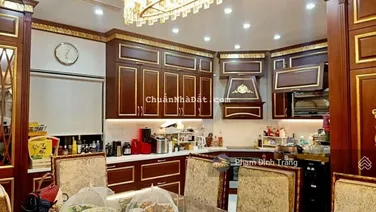 Bán gấp biệt thự bán đảo Linh Đàm gần khách sạn Mường Thanh có hầm, giá rẻ, phong cách hoàng gia