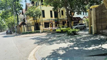 Cần bán biệt thự Việt Hưng, DT 198m2, hiện đang cho thuê