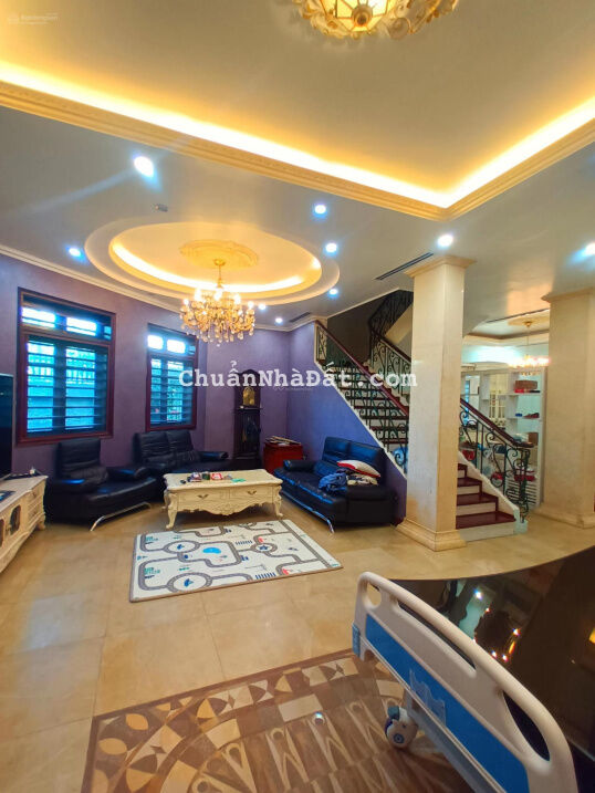 Biệt thự KĐT Việt Hưng 250m2 - mặt đường đôi, lô góc, view vườn hoa - mặt tiền 16m quyền lực