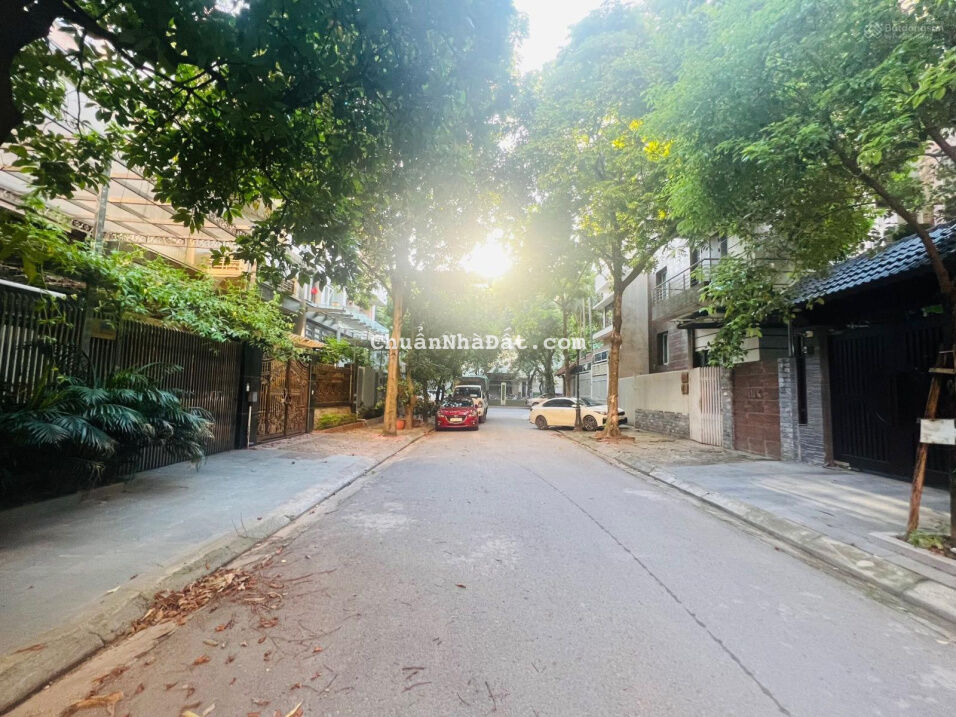 Bán biệt thự liền kề Nguyễn Cơ Thạch KDT Mỹ Đình 1 100m2 4T MT 6m giá 20 tỷ