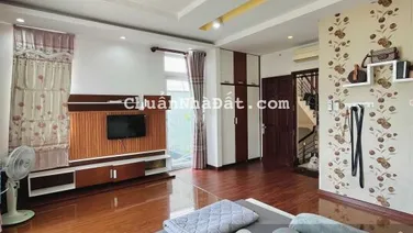 Bán nhanh nhà 7*20m KDC Gia Hoà gần Đỗ Xuân Hợp Q9. Nhà có sổ hồng riêng- nội thất đẹp như hình