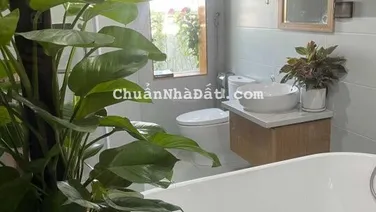 Bán căn hộ chung cư 140m2 Hoàng Quốc Việt, 3 ngủ, 3WC an ninh tuyệt đối, ở sướng chỉ nhỉnh 5 tỷ