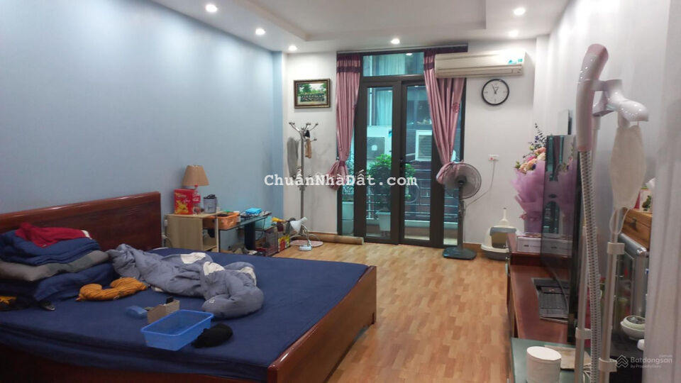 Bán nhà mặt phố Đông Các, 2 thoáng trước sau, kinh doanh sầm uất, 5 tầng, 65m2, mặt tiền 4m, 21 tỷ