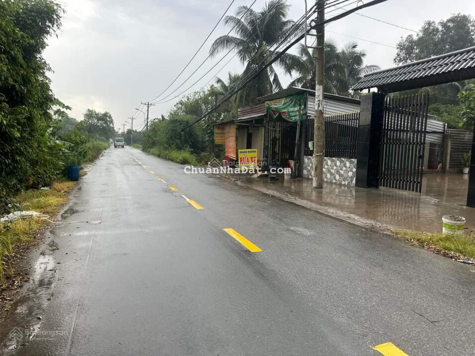 Bán nhà mặt tiền đường Láng Le Bàu Cò 1000m2 có 300m2 thổ, 8ty, TL