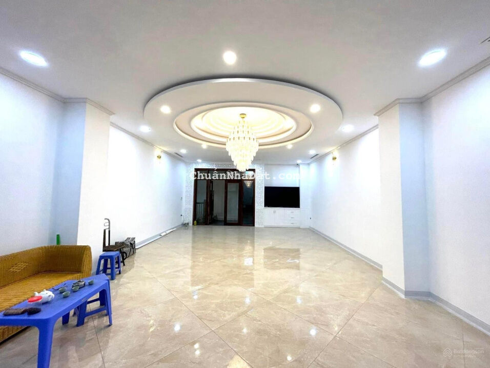 Cắt lỗ giảm sâu, cần bán gấp nhà mặt phố Trung Kính. Giảm chào 2 tỷ