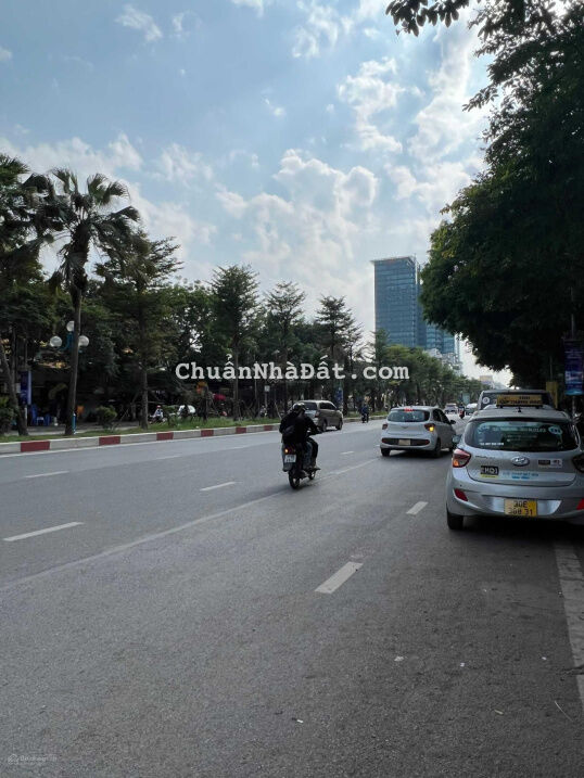 Bán nhà mặt phố Quận Cầu Giấy 28,5 tỷ 84m2 mặt tiền 6,2m nhà 3 tầng 2 mặt thoáng vị trí đẹp