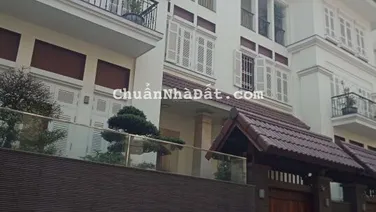 Nhà mặt phố Doãn Kế Thiện cần bán gấp hạ giá từ 18 tỷ xuống còn 15,5 tỷ.Đầu tư ngon. 86m2, vỉa hè