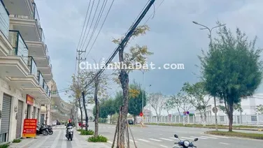Cần tiền bán nhanh căn nhà 3,5 tầng full ngoại thất đá chống thấm rất đẹp, giá bán nhanh 4.6 tỷ