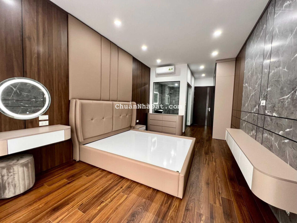 Bán nhà 6 tầng, 50m2, thang máy, gara ô tô, kinh doanh văn òng, Nguyễn Sơn, nguyễn văn cừ, hơn 9 tỷ