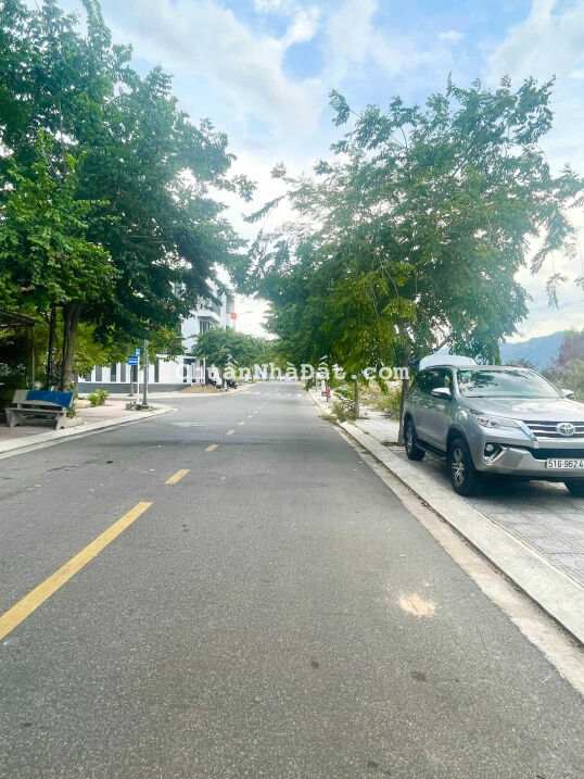 Kèo thơm xuất hiện Bán nhà ngang 8m hà quang 2 gần đường bờ sông