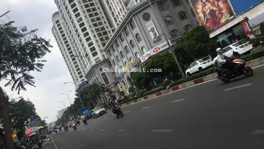 Bán tòa nhà đối diện Xi Grand Court đường Lý Thường Kiệt nhà 4 lầu DT 15x17m không lỗi gì giá 65 tỷ