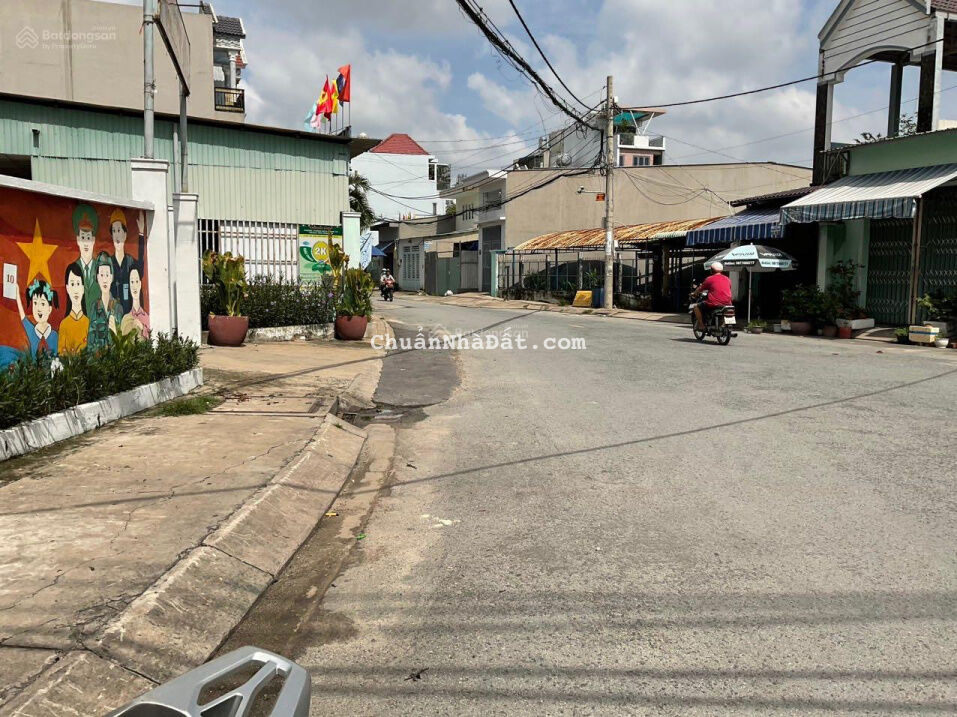 Bán nhà MT Trần Thị Hè (4x15)m giá 4 tỷ Đang KD tiệm thuốc Tây, Hiệp Thành, Q12