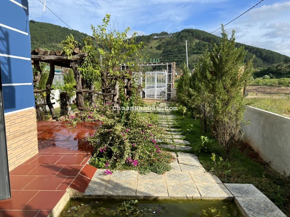 Nhà sân vườn, view đẹp, sổ riêng 300m thổ cư