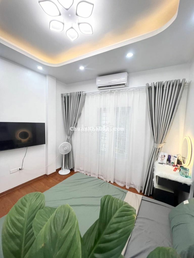 Nhỉnh 3.65 tỷ có nhà 35m2 phố Trung Phụng - 5 ngủ  - Sổ nở hậu