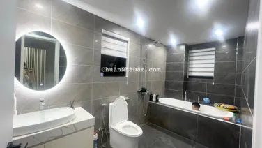 Quá hiếm - bán nhà - Láng Hạ Đống Đa - nhà đẹp nội thất nhập khẩu - gần phố - lô góc 2 thoáng