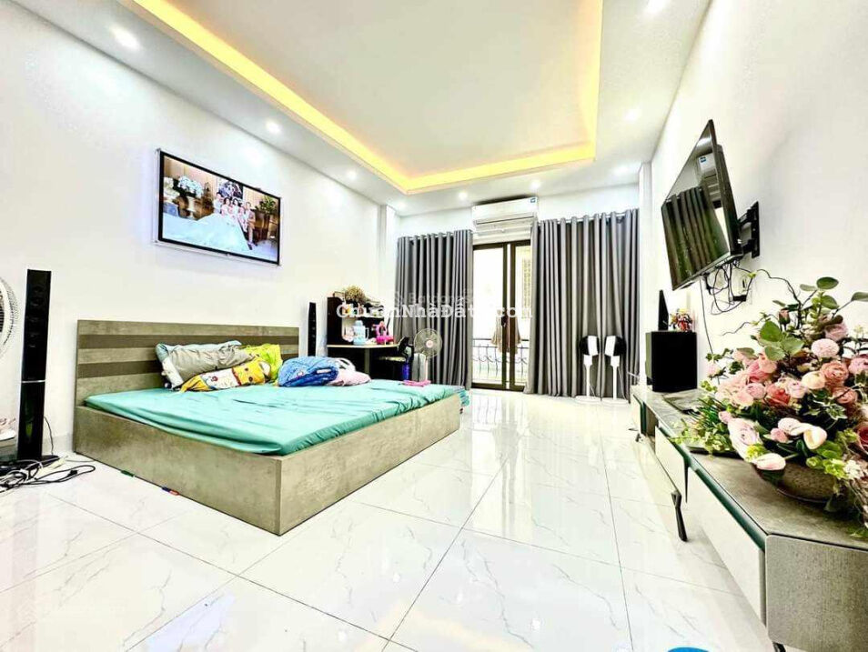 Quá hiếm! Bán nhà Thái Hà, lô góc 3 thoáng, ô tô đỗ cửa, DT 47m2x5T, MT 4.3m, chỉ 6 tỷ