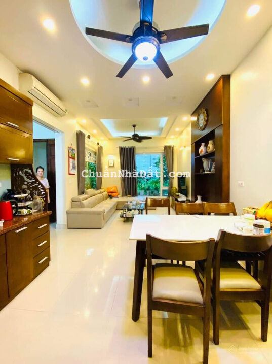 Bán cực gấp nhà phố Láng Hạ, ô tô đỗ cửa, dt 55m*5t*4.2m, chỉ 5.85 tỷ