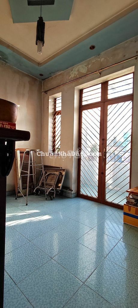 NHÀ 2 LẦU - SÁT MẶT TIỀN - NHỈNH 4TỶ - CHỦ GẤP BÁN - HẺM KINH DOANH