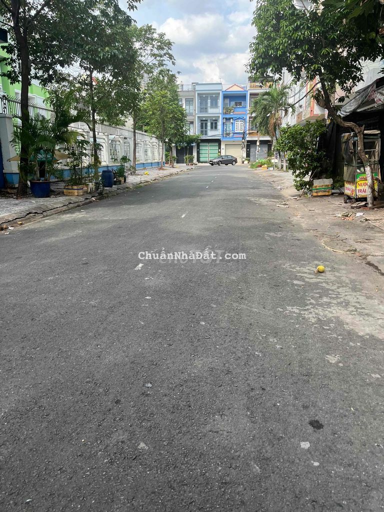 Nhà 2 mặt tiền  đầu đít, xây ngăn 2 căn riêng biệt