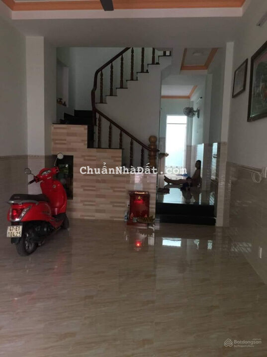 Nhà đẹp 3 tầng đường Bùi Tư Toàn, gần khu Tên Lửa, Aeon Bình Tân, 64m2, giá tốt 5.2 tỷ, TL