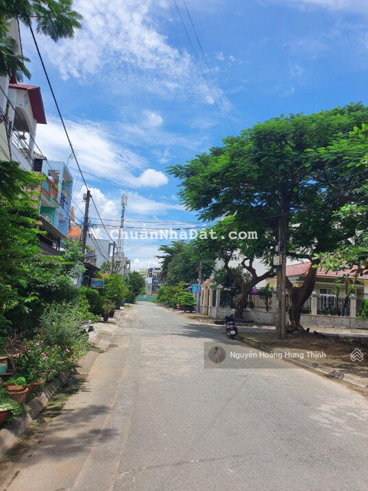 Căn góc 2 mặt tiền hẻm xe tải ngay chợ Tân Định 6x22m, xây dựng hầm 6 tầng, chỉ 130tr/m2