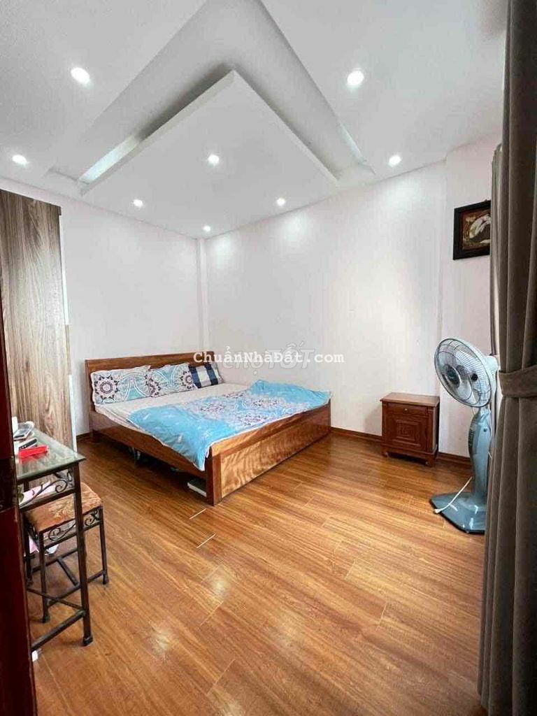 Quá hời, bán nhà Phạm Văn Đồng, lô góc, ô tô tránh, full đồ, 39m2