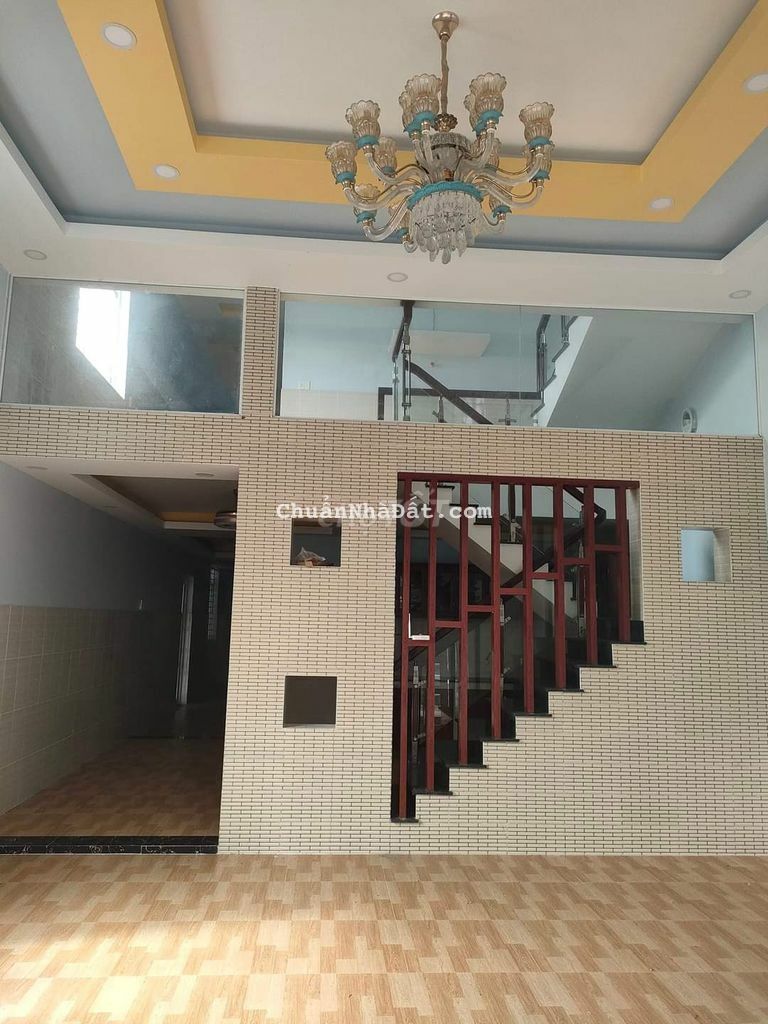 NHÀ LẦU KIÊN CỐ HIỆN ĐẠI P.PHÚ TÂN CÁCH NHỰA 100M