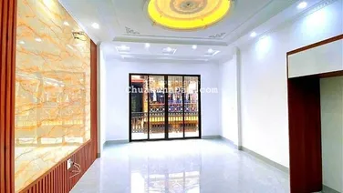 Cần bán 4 căn nhà mới koong Hoàng Hoa Thám - Ba Đình ngõ thoáng - cách phố 60m - nội thất như KS