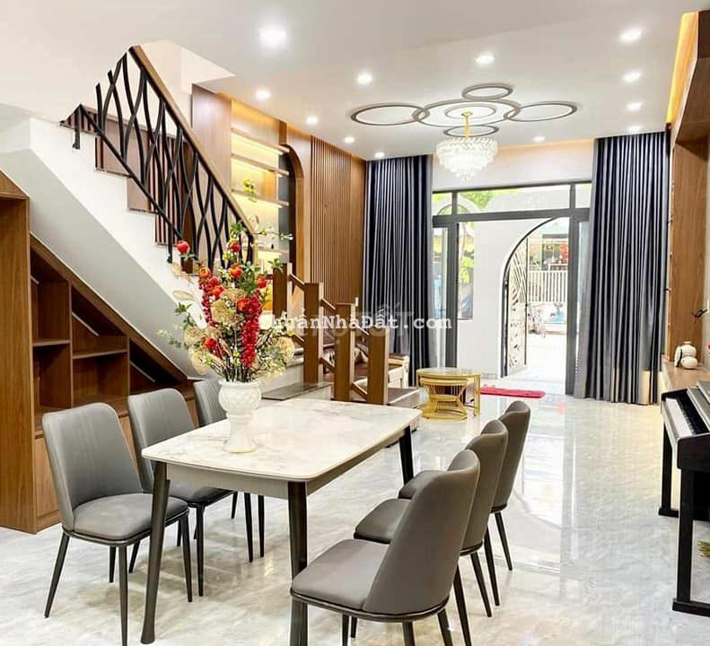 CHÍNH CHỦ gửi bán GẤP CĂN NHÀ 1 TRỆT 1 LẦU ở Nguyễn Bá Học,Tân Mai