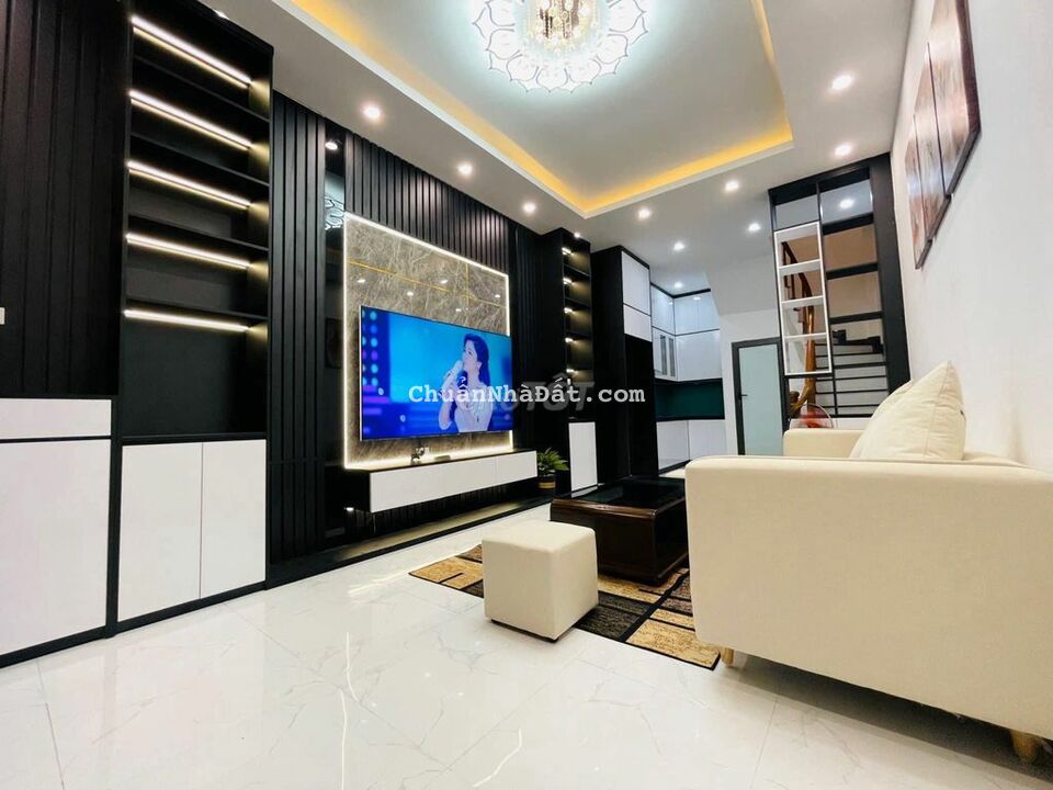 Lạc Long Quân-Ô Tô Đỗ Cửa-Nhà Đẹp Ở Ngay