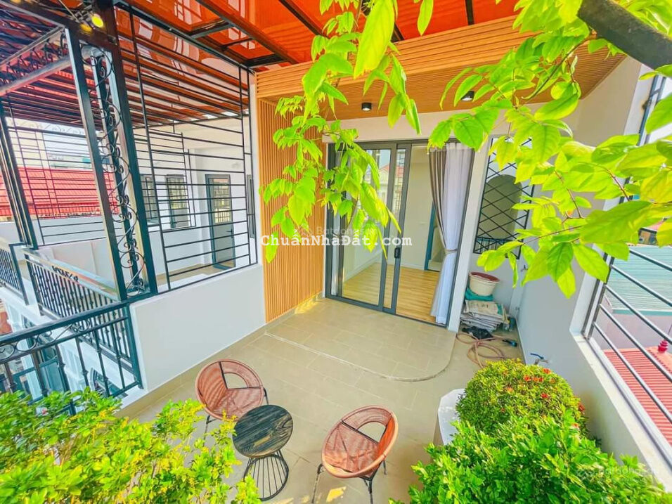 Nhanh mới kịp! Bán nhà Nguyễn Khang, Cầu Giấy - ngõ ô tô tránh 38m2x5T - đẹp lung linh full đồ xịn