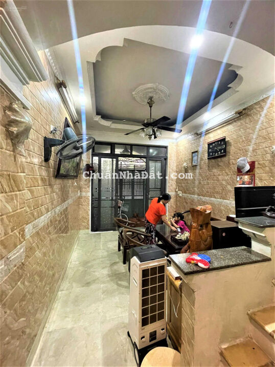 Bán nhà ngõ 1 Võ Chí Công - ngõ thông kinh doanh - 40m2 x 5 tầng - giá 5.2 tỷ - LH 0938010596