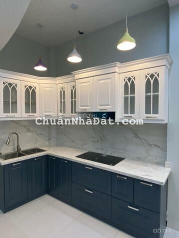 Bán nhà đường Hạ Yên Quyết, Yên Hòa, Cầu Giấy 42m2 xây 5 tầng mới, cách phố 40m giá 5.6 tỷ