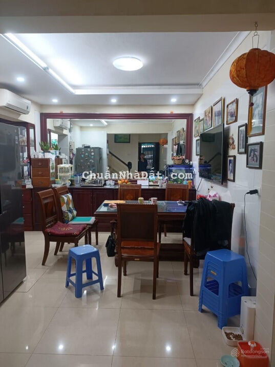 Bán nhà Trần Quốc Hoàn, phân lô, ngõ ô tô, 65m2, 4 tầng, MT 5,5m giá 9 tỷ 5