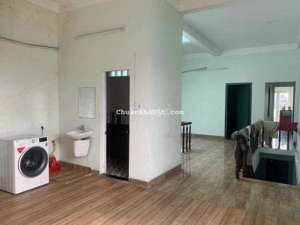 Bán nhanh nhà 3 tầng mặt tiền đường Lê Đại Hành giá đầu tư