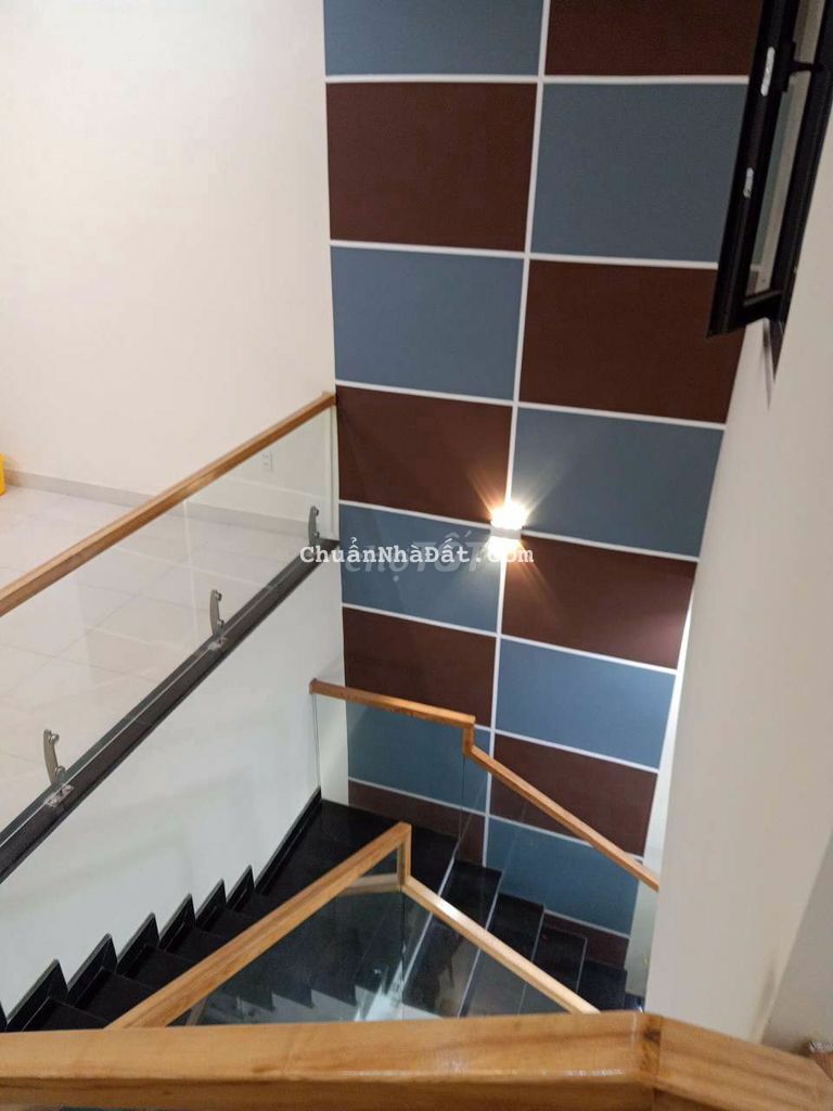 nhà 2 tầng mặt tiền đường bùi vịnh